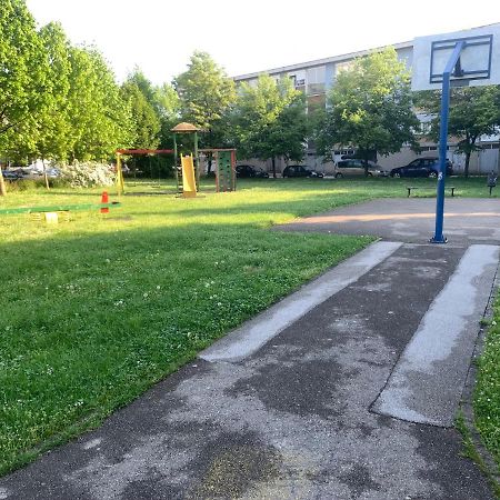 Apartment Karlovac Center Bagian luar foto